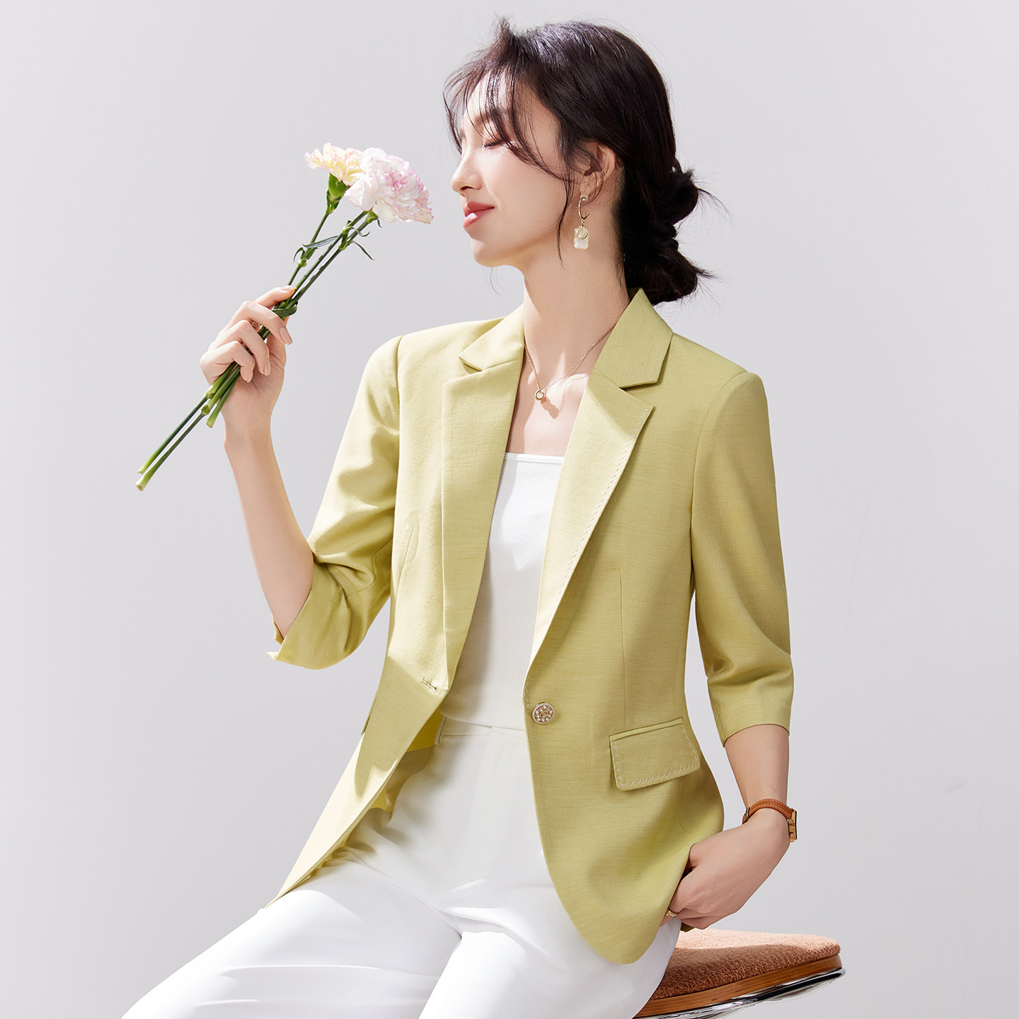 纯色西装外套女2026春夏新款薄款小个子修身短款高级感七分袖西服图片