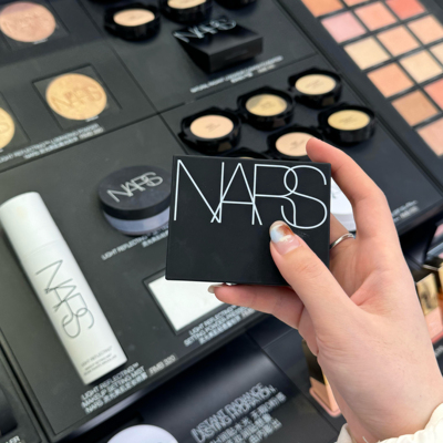 NARS粉饼大白饼裸光纳斯蜜粉饼哑光控油持久散粉遮瑕提亮粉扑10g