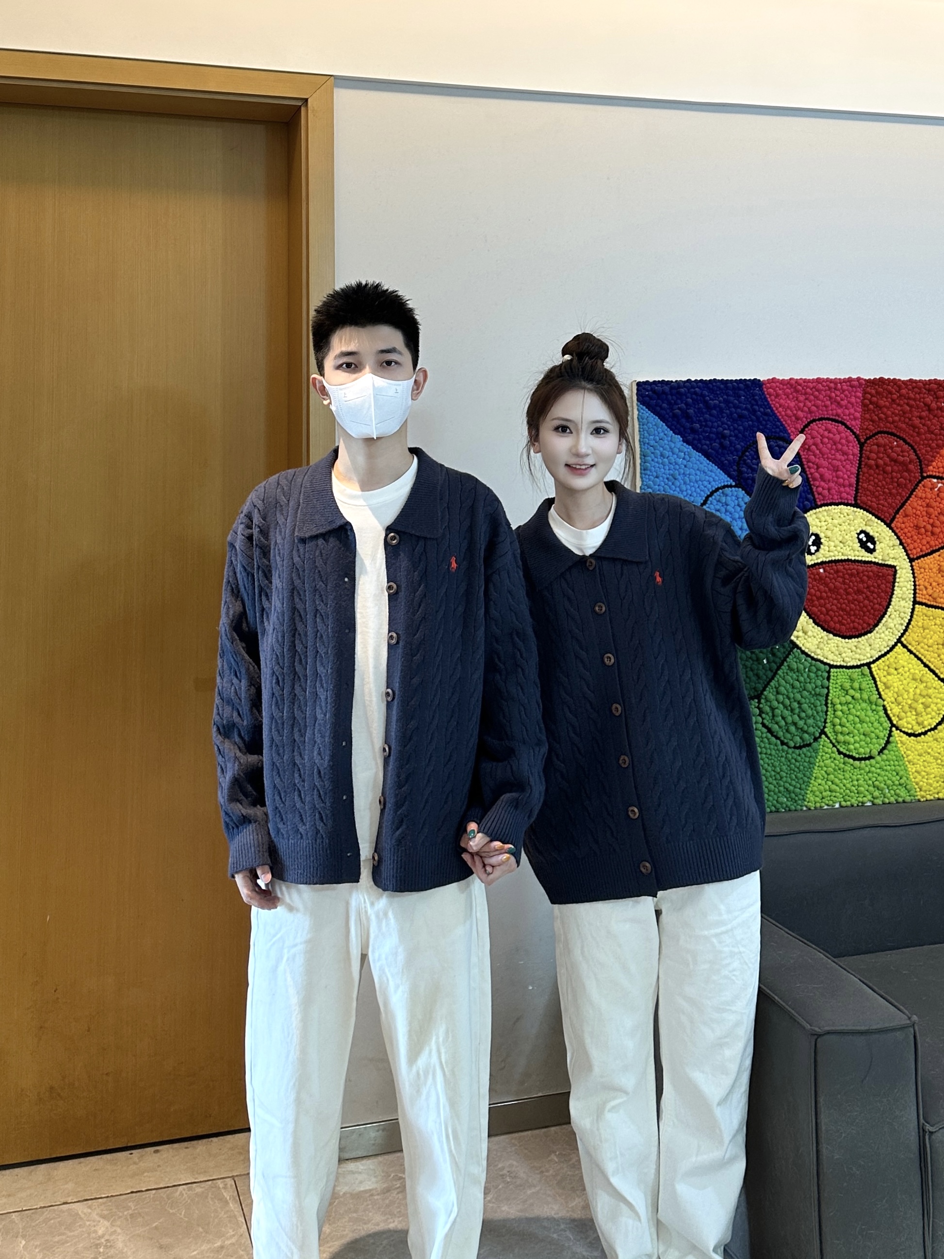 3KU夫妇秋季新款翻领刺绣小马麻花针织衫毛衣开衫外套男女情侣潮