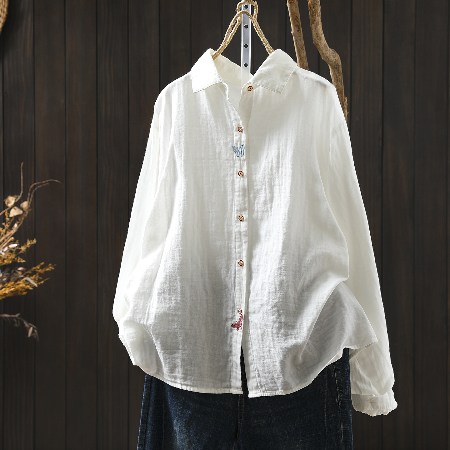早秋衬衫女款2025新款蝴蝶刺绣纯棉纱白衬衣宽松休闲长袖打底上衣