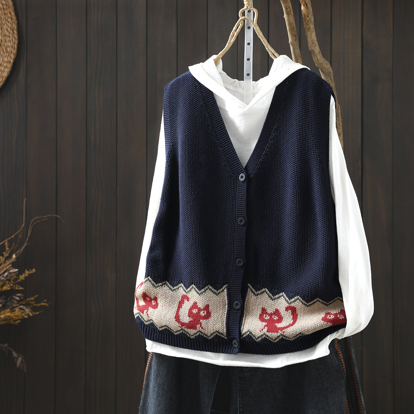 针织马甲女时髦洋气2026春新款卡通棉线V领无袖洋气坎肩叠穿背心