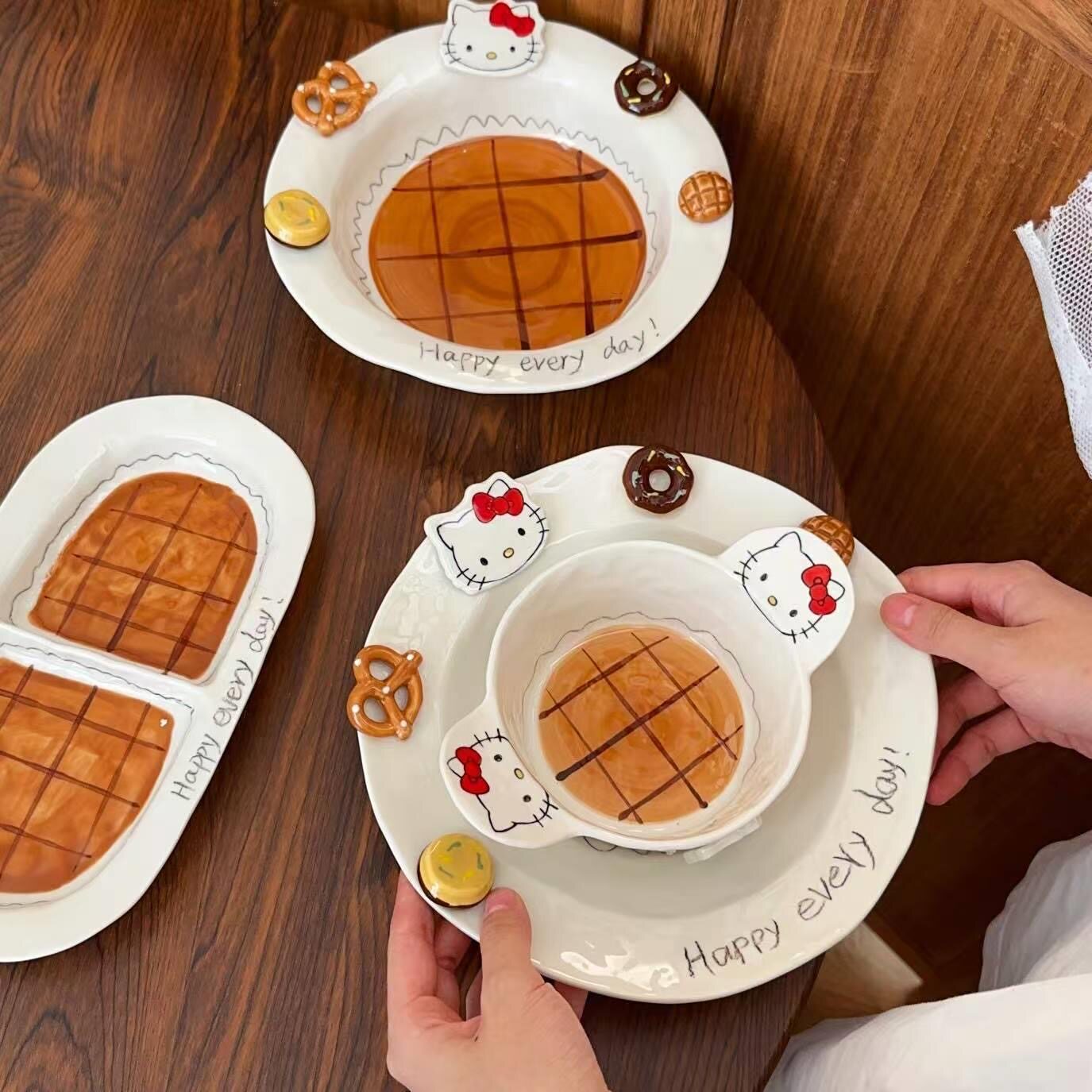 KT高颜值餐具釉下彩陶瓷碗碟套装家用饭碗汤碗分餐盘咖啡盘杯组合