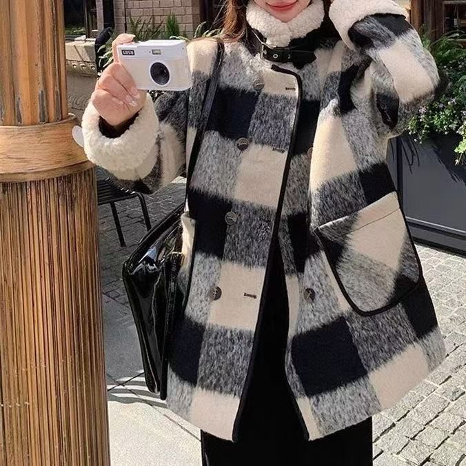 格子毛呢外套女中长款西装领仿羊羔绒复古高级感双排扣风衣秋冬款