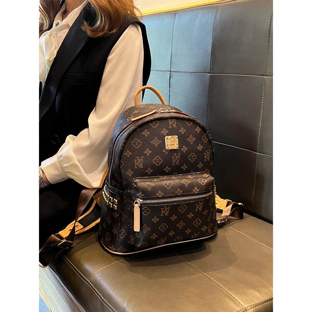 潮牌真皮双肩包女新款时尚轻便旅游复古老花大牌书包高级休闲背包
