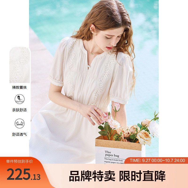 2025百图白月光小白裙镂空蕾丝拼接显瘦V领中长款连衣裙