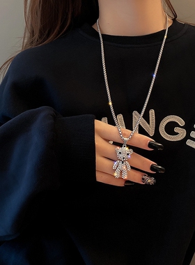 满钻小熊毛衣链嘻哈女款2025新款