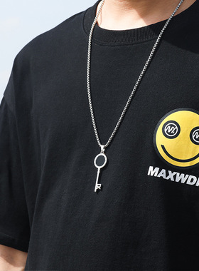 钛钢项链男潮人钥匙吊坠短袖配饰