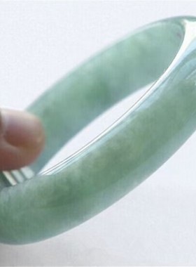 天然翡翠玉手镯原石打磨翡翠色淡绿色飘花贵州翠玉手镯翠绿镯子