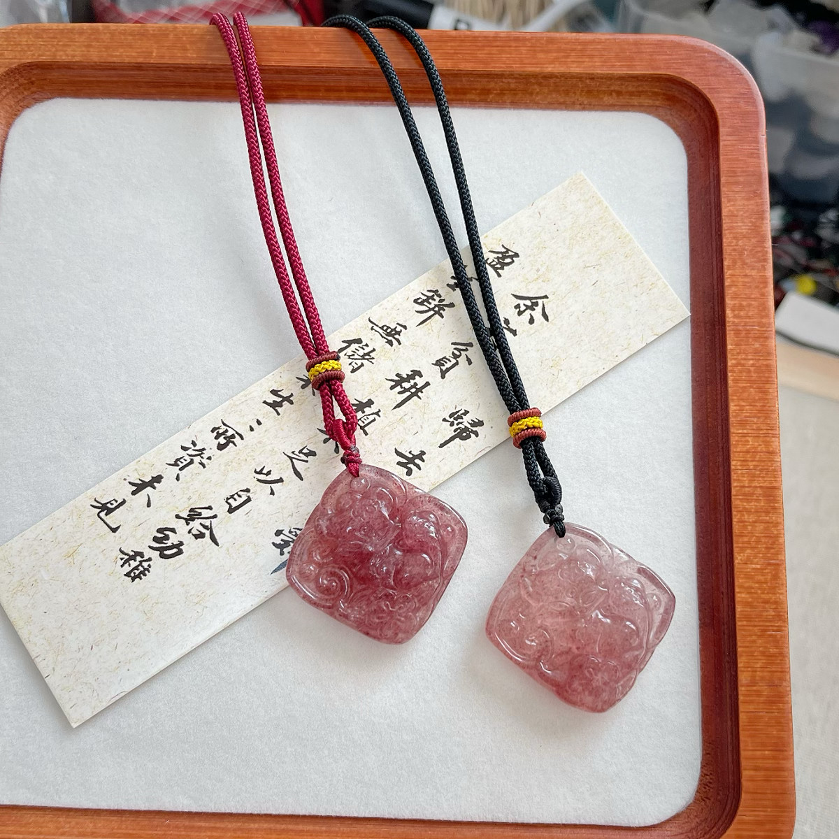 天然草莓晶九尾狐吊坠水晶狐狸项链狐牌挂坠女简约桃花锁骨链礼物