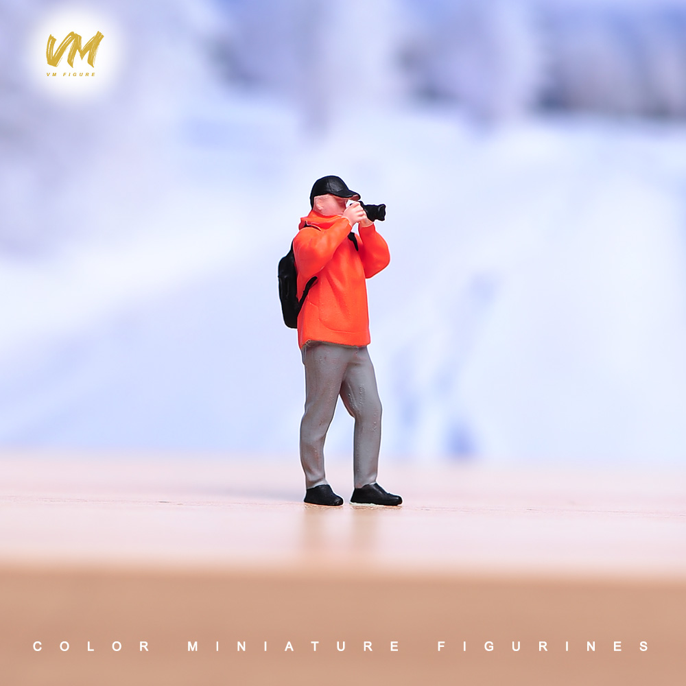 现货1/64 户外拍照男生-站姿 微缩场景模型搭配手工涂装小人偶