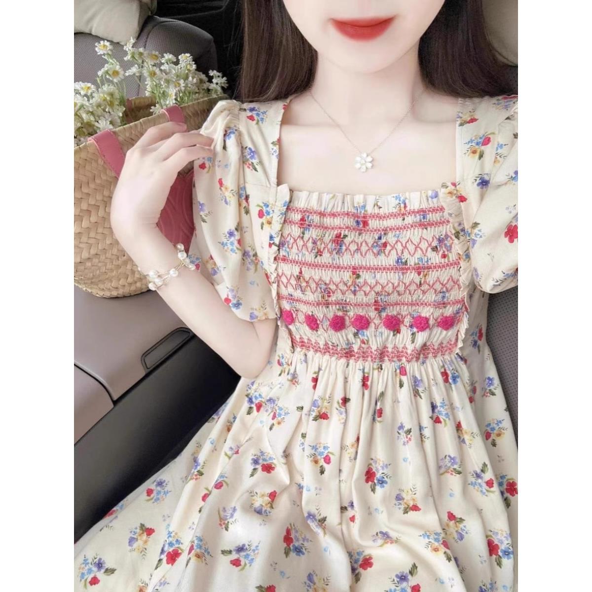 大码胖mm法式复古方领碎花连衣裙女夏季温柔甜美减龄泡泡袖长裙子