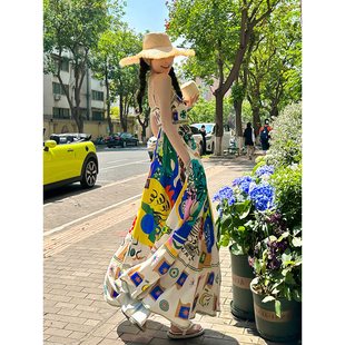泰式吊带连衣裙女夏季小众设计感涂鸦印花民族风收腰海边度假长裙