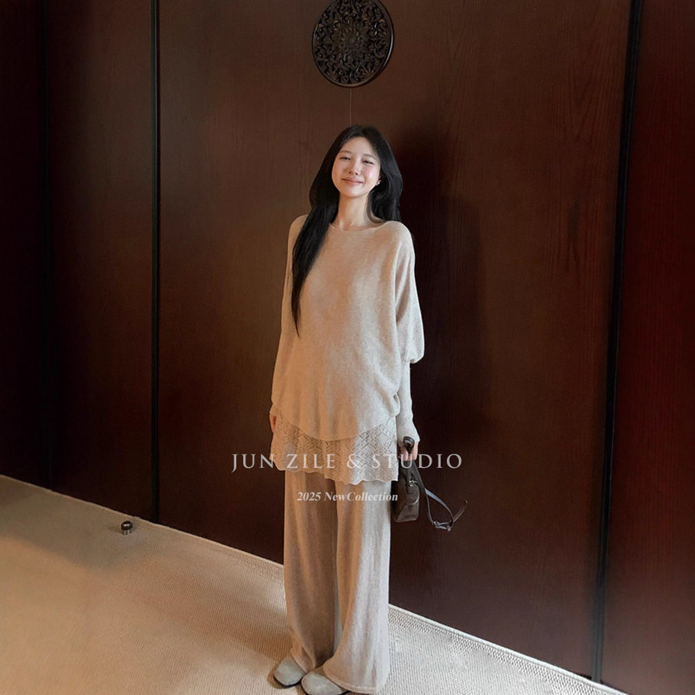 依之萌-2025新款套装女装韩系松软淡人宽松慵懒风圆领针织衫上衣