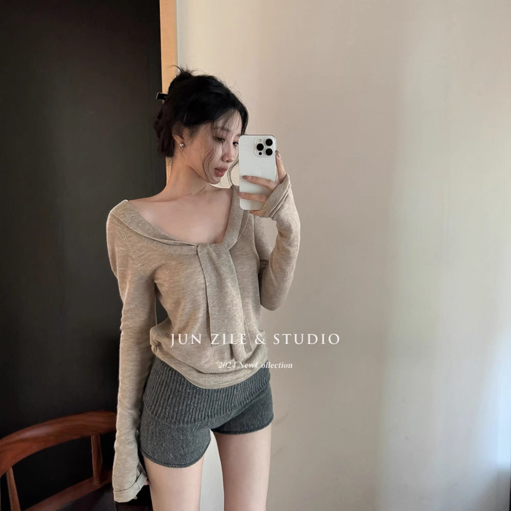 依之萌-2025新款秋季上衣女针织衫漏锁骨打结系带长袖上衣紧身短