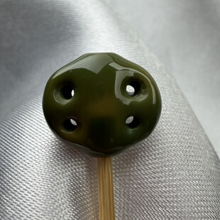 绿松石老油绿五眼六通长11.8mm宽10.2mm厚6.4原矿瓷釉级配饰背云