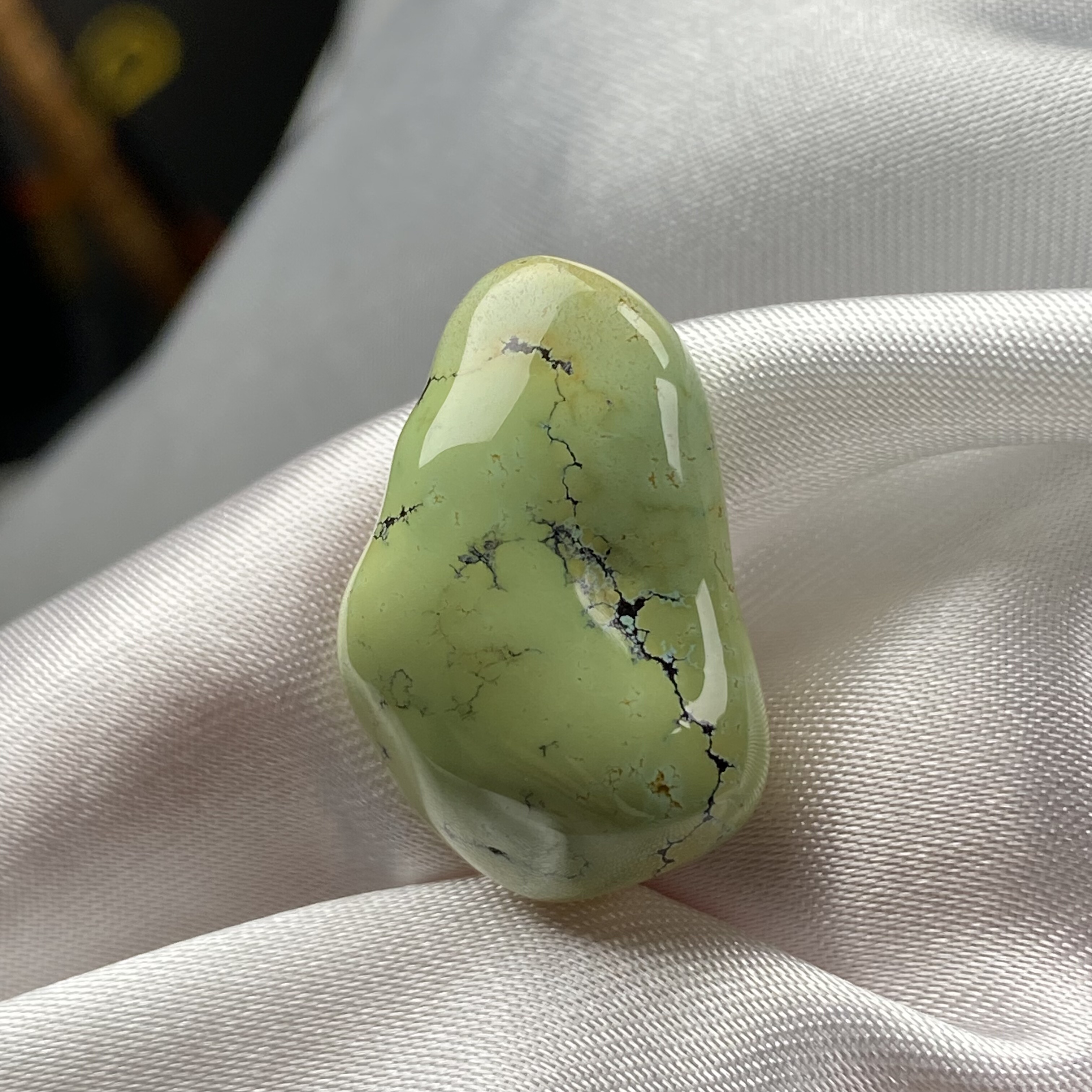 绿松石随形吊坠滴流长24mm宽16厚9菜籽黄湖北天然原矿瓷釉级随形