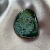 绿松石三彩随形吊坠宽25mm长31.8mm厚7.3mm9.1克