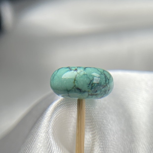 湖北天然原矿瓷釉级绿松石水草纹铁线墩子扣子12.3mm厚6.2mm配饰