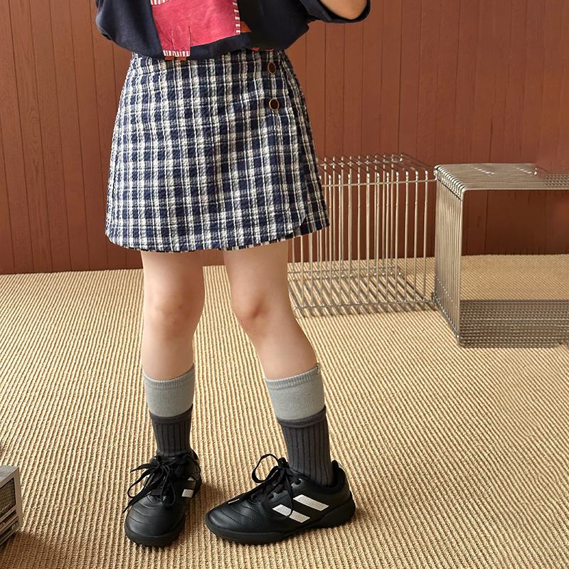 依依妈女童夏季设计感泡泡棉短裤儿童时髦复古撞色格子半身裙裤潮