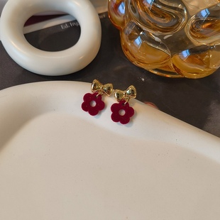XY植绒个性小巧酒红五瓣花耳钉圣诞节少女心耳环喜庆新年节日耳饰