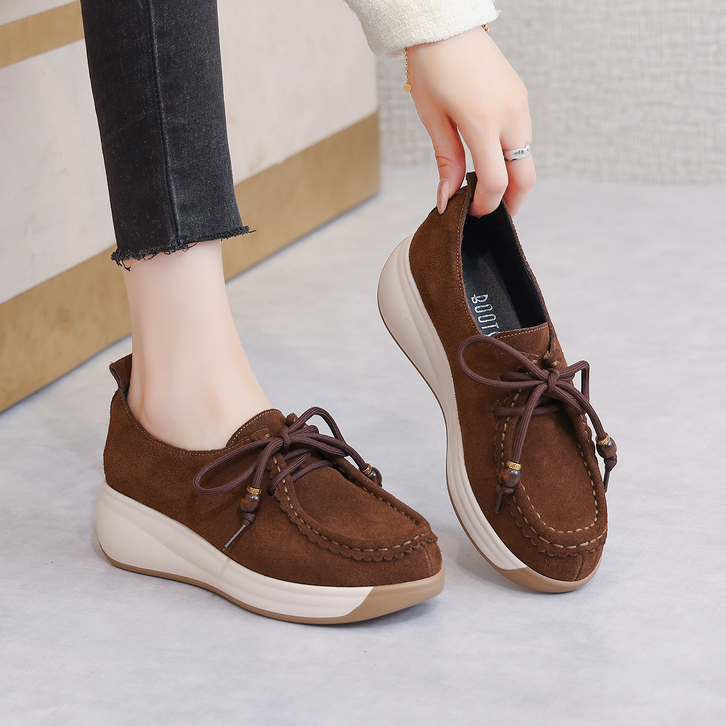 真皮厚底休闲单鞋女2025秋季新款系带松糕坡跟女鞋舒适轻便妈妈鞋