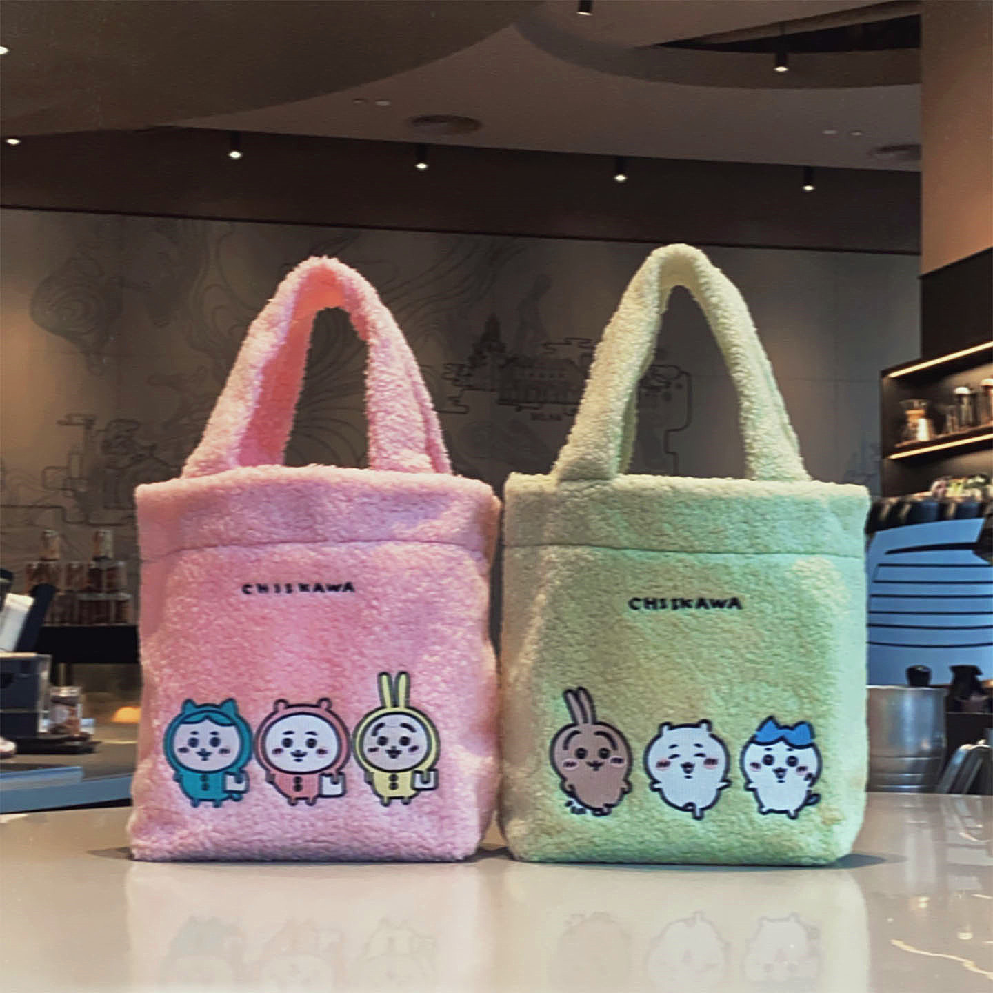 chiikawa吉伊卡哇毛绒刺绣手提包