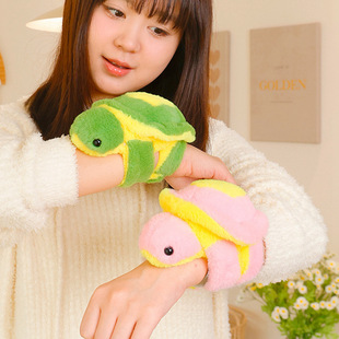 乌龟动物啪啪圈玩偶考拉浣熊公仔手环毛绒玩具抓机娃娃混批