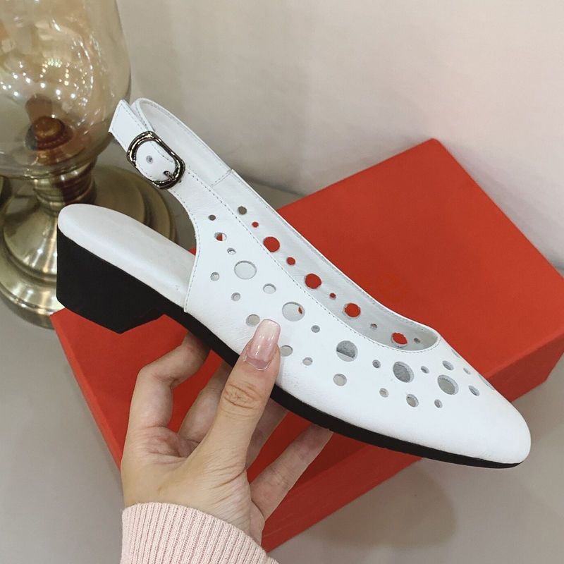 2025春季真皮休闲舒适渐变镂空包头凉鞋时尚扣带流行女鞋妈妈鞋