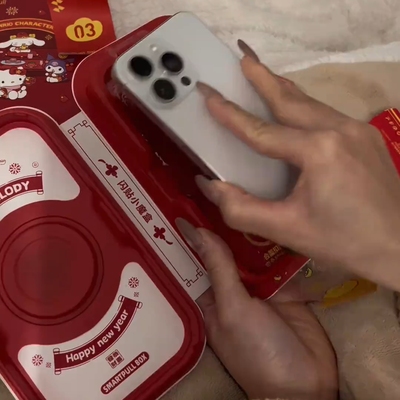 三丽鸥新年红防刮手机贴膜iPhone