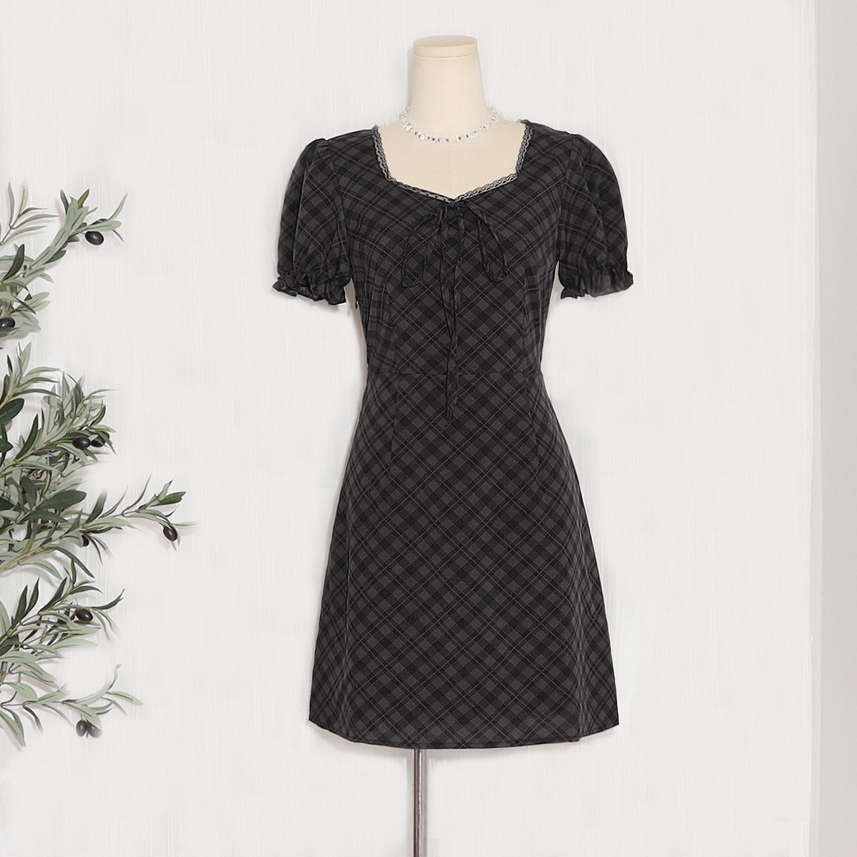 锈与骨 天菜正妹 裙子女夏季少女感通勤收腰显瘦黑灰格纹连衣裙