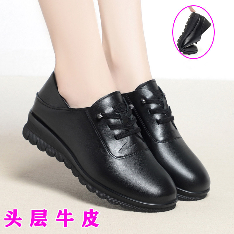 妈妈鞋真皮女单鞋春季圆头绑带坡跟平底软底防滑通勤中年黑色皮鞋