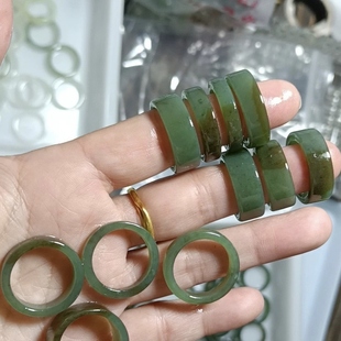 天然新疆和田玉戒指指环且末料蓝色飘糖色玉石吊坠跑环男女款戒圈