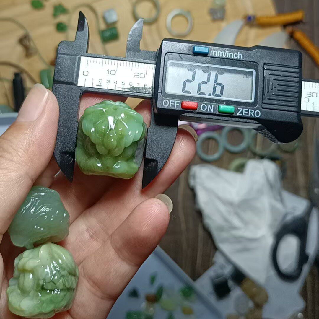 和田玉碧玉醒狮卡22吊坠通孔DIY手串配饰挂件天然玉石狮子头瑞兽