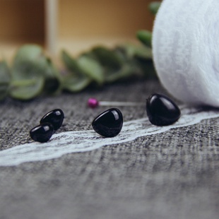 钩织玩偶熊猫鼻子配件diy手工编织毛绒玩具仿真黑色光面三角鼻子