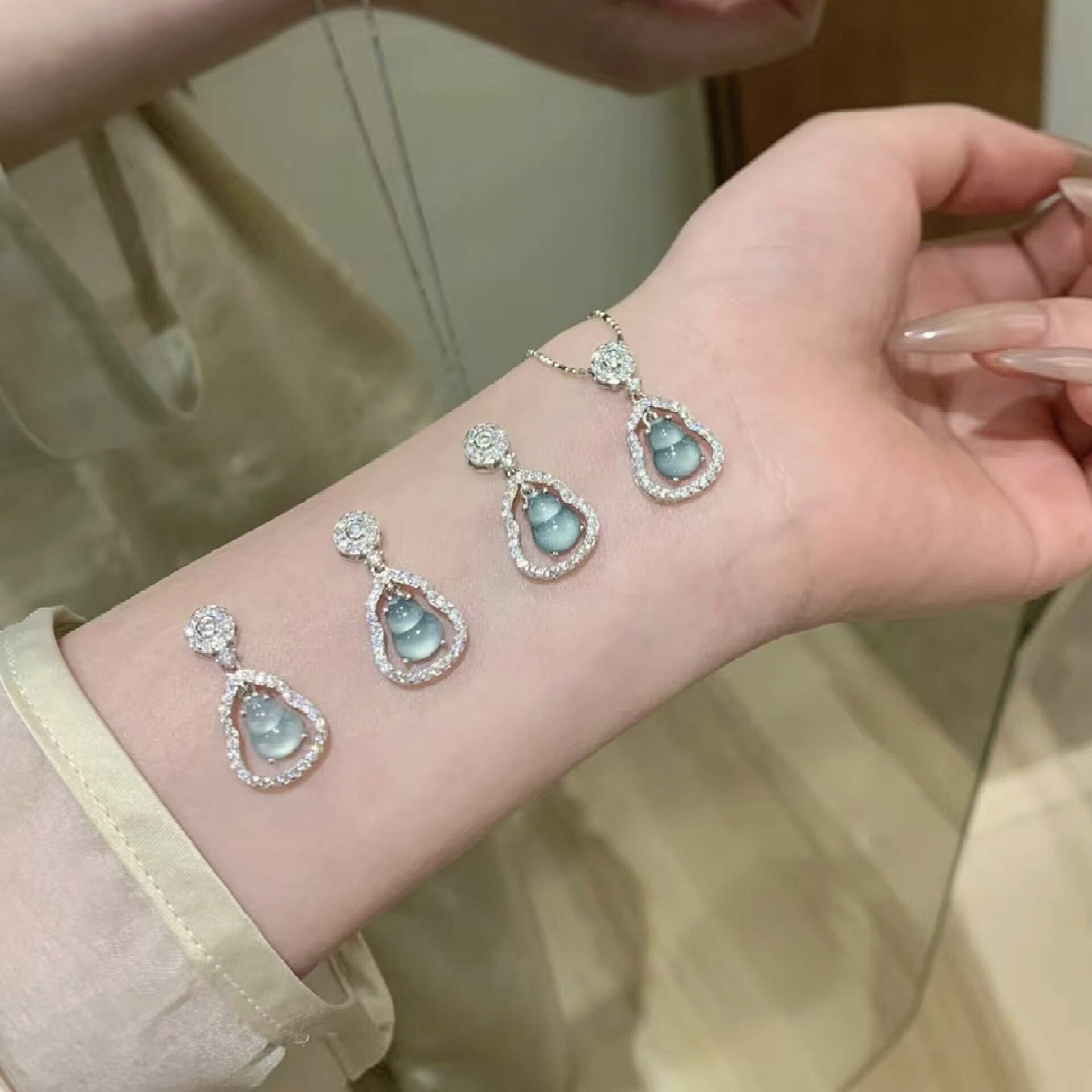 s925银天然蓝水翡翠葫芦吊坠小清新设计款小众轻奢高级感气质百搭