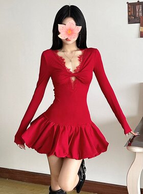 新款大码胖MM氛围感甜辣妹蕾丝v领连衣裙性感修身显瘦蓬蓬短裙子