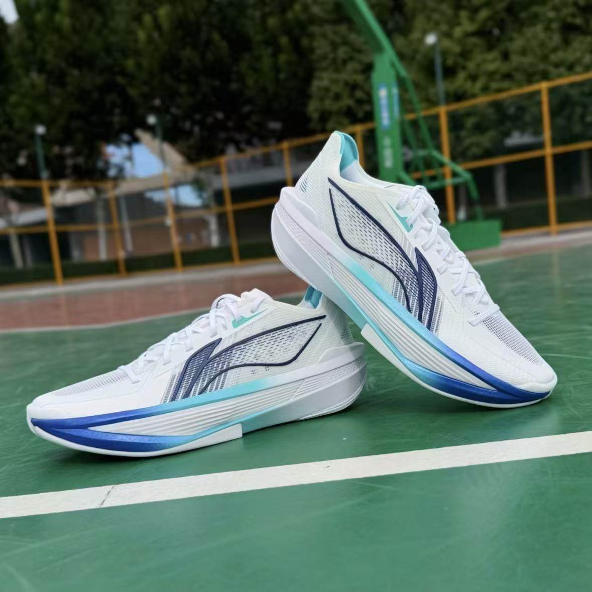 李宁 超轻2025 Ultra Light 篮球鞋 稳定回弹减震防滑耐磨透气