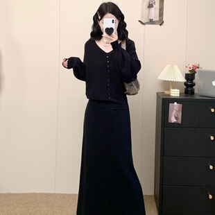 实拍简约气质V领针织衫半身裙两件套女2026秋季大码胖mm显瘦套装