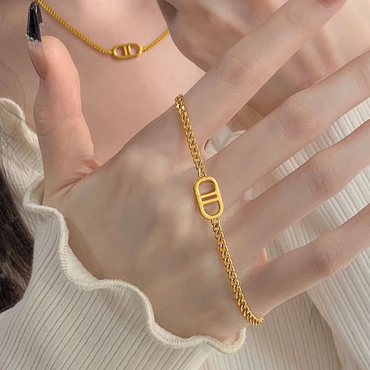 金色新款猪鼻子女小众设计气质猪鼻扣手链爆款锁骨项链同款首饰品