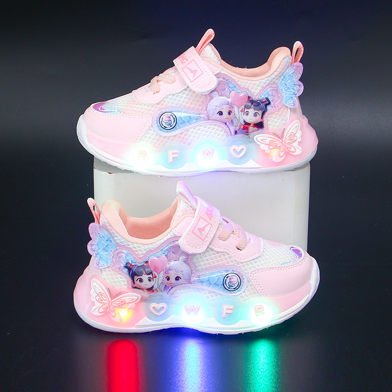 哪吒女童鞋闪灯小女孩公主发光鞋透气女宝亮灯鞋软底带灯中小童女