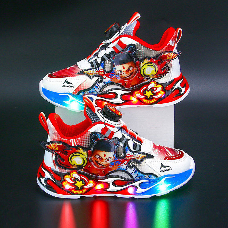 发光哪吒鞋男孩宝宝鞋闪灯男童旋转纽扣鞋软底儿童亮灯鞋男宝带灯
