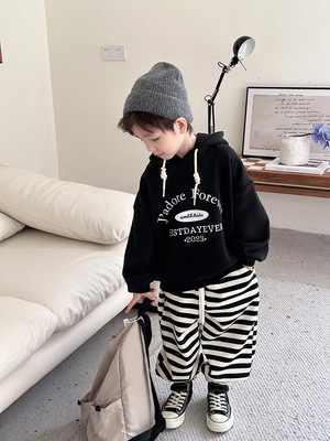 韩版儿童卫衣加绒2024秋冬新品黑色上衣男童加绒宝宝保暖连帽童装