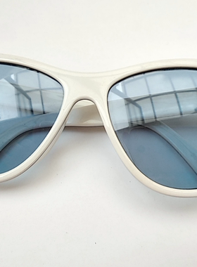 墨镜白色板材小框儿童太阳镜