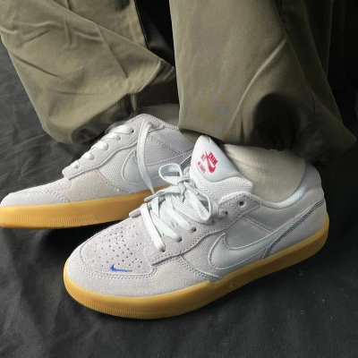 耐克生胶休闲低帮滑板鞋