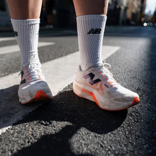 New Balance NB Elite v4 低帮碳板竞速马拉松跑步鞋 MRCELCW4