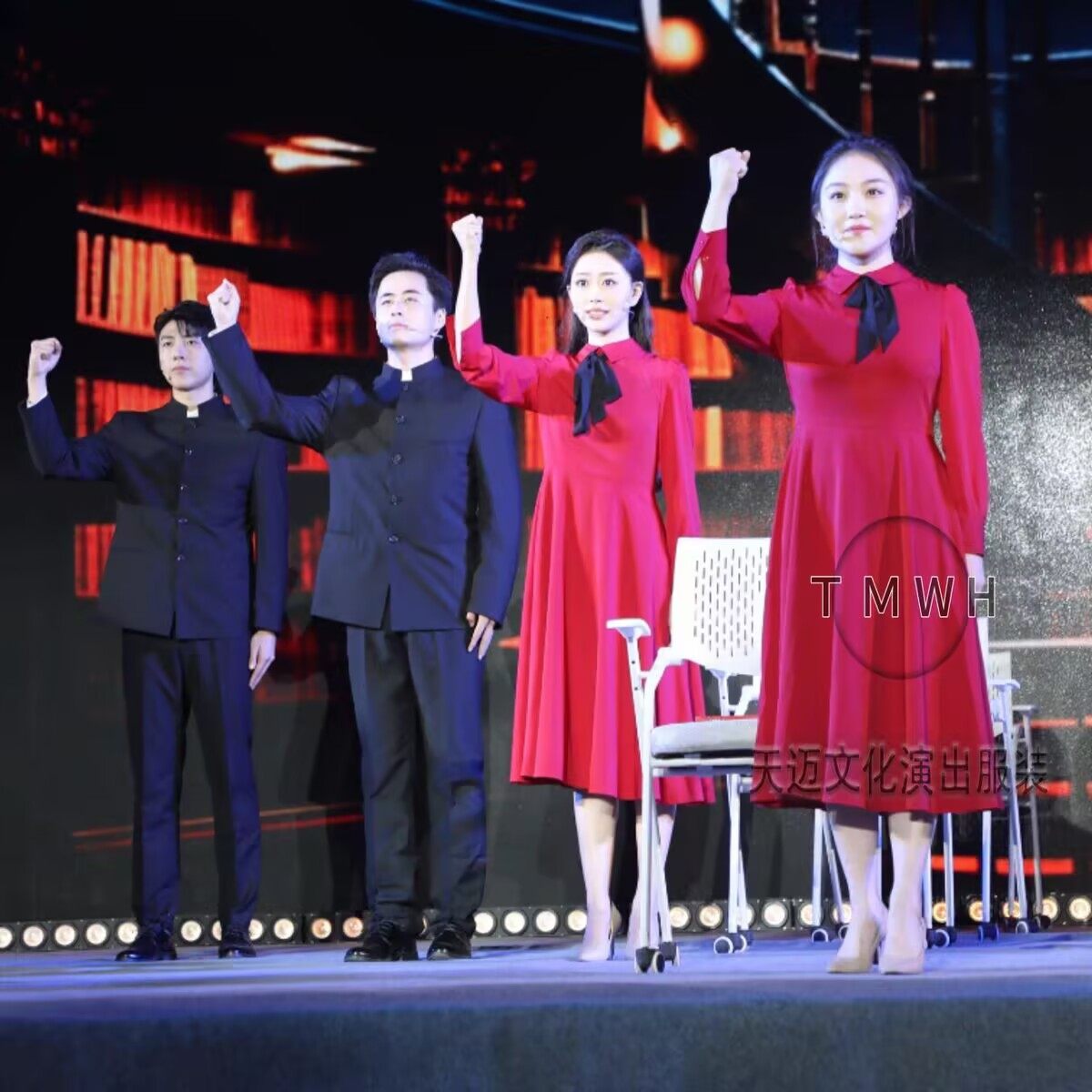 学生装初中大学生红歌合唱团演出服女酒红色连衣裙诗朗诵青春气质