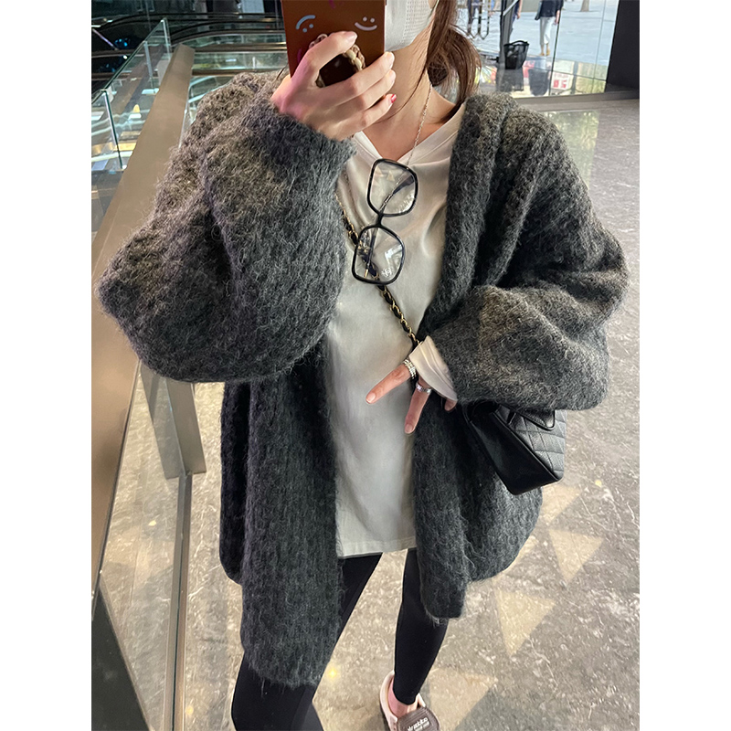 炭灰色连帽宽松针织开衫