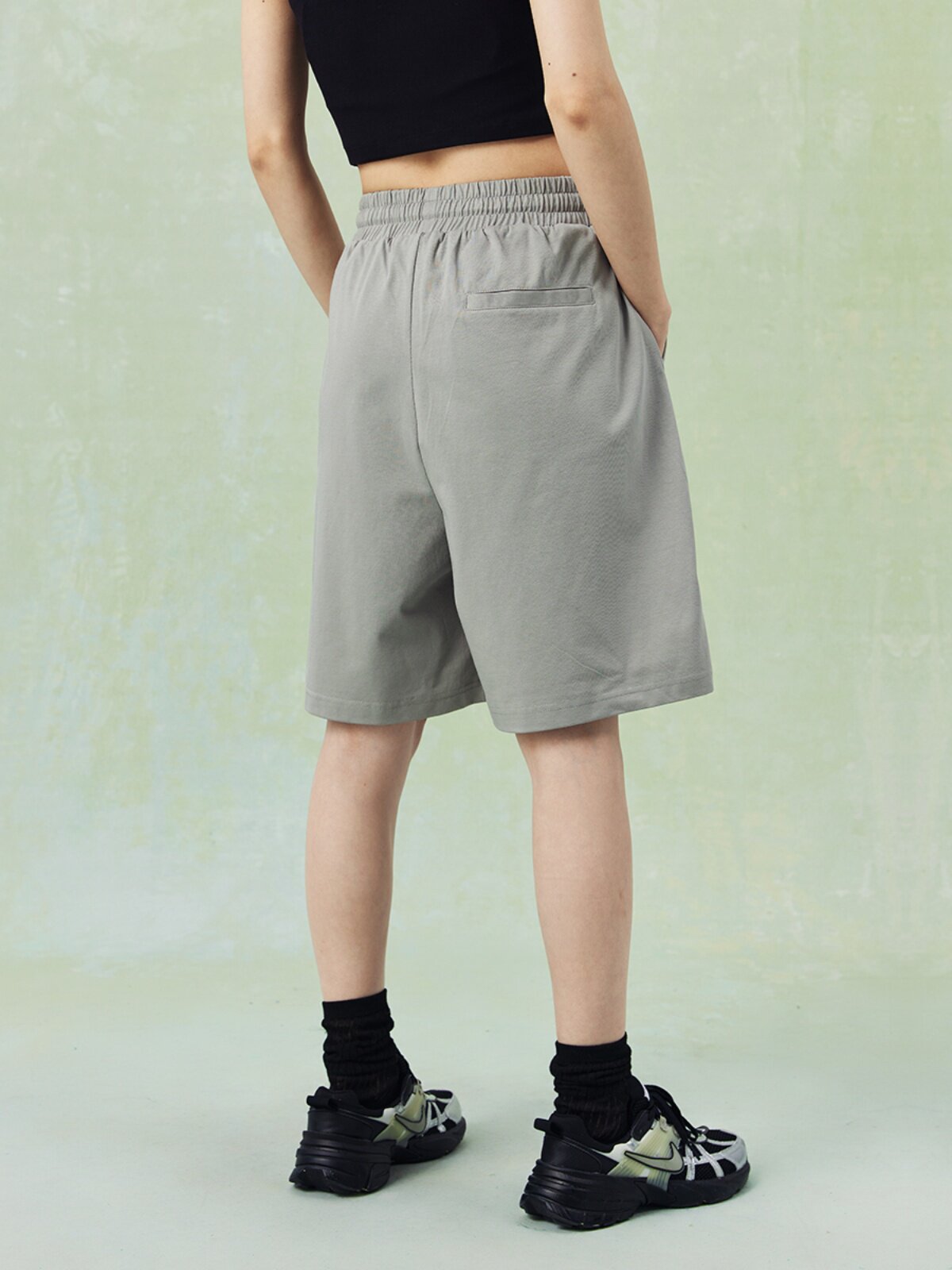 NPC 트렌디 브랜드 쿨한 [솔로나] 프린트 캐주얼 반바지는 남성에게 편안하고 통기성이 뛰어나고 트렌디하며 활용도가 높은 NP42SP12