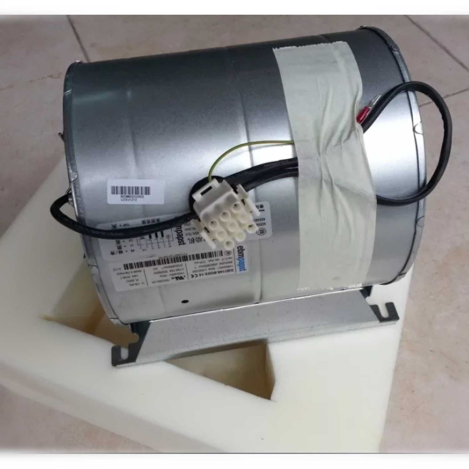 施耐德变频器风机D2D146-BG03-16 VZ3V1212 D2D146-BG03-14