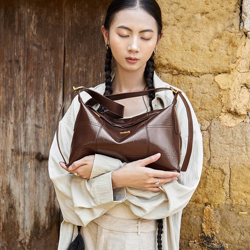 纳兰杜2026新款大容量腋下包包女软面通勤托特包百搭斜挎单肩包